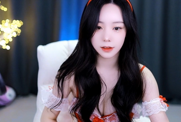 她开始慢迎迎合小心孩子