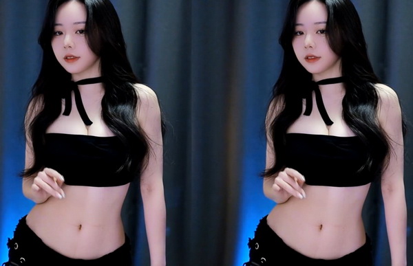 双胞胎姐妹齐上阵许多人物