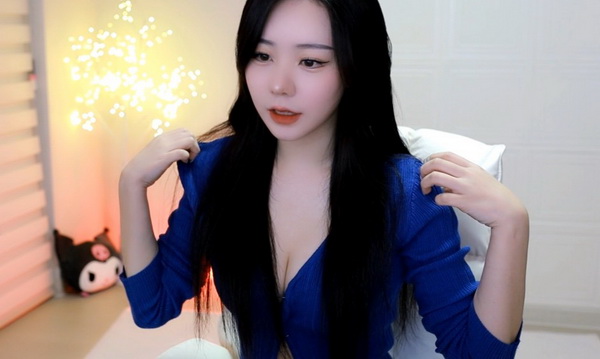 校霸在小树林请我吃麻辣烤肠