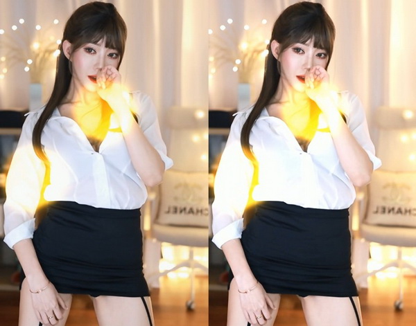 小奶狗腹肌体育生天台放烟花