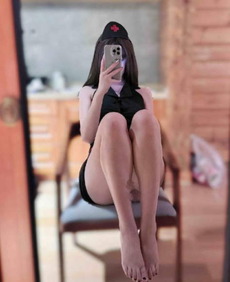 秘书刚开始拒绝后来慢慢接受