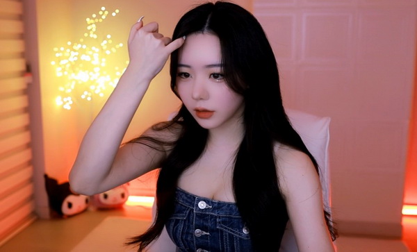 ysl口红水蜜桃色号8223