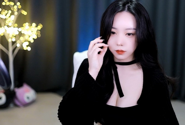 最终还是从了女婿岳风