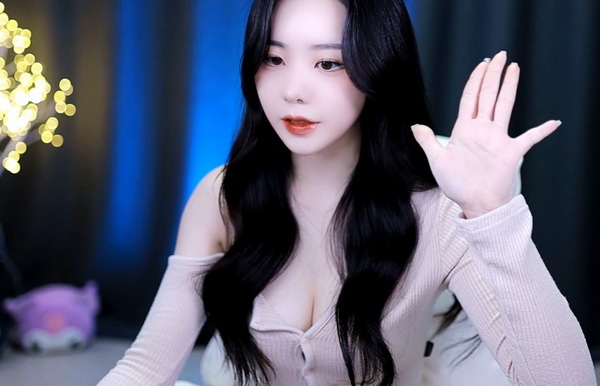 她开始慢迎迎合小心孩子