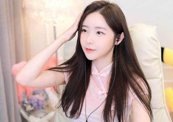 晚上父母房间有黏水声是怎么了?