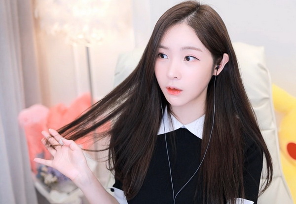 你晚上弄了好几个小雨伞是什么歌