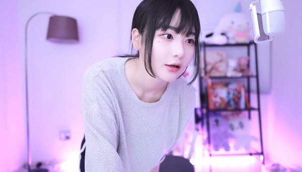 男生和女生拆拆很痛的轮滑鞋