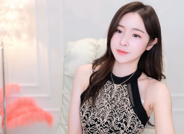 天美传媒春节回家相亲