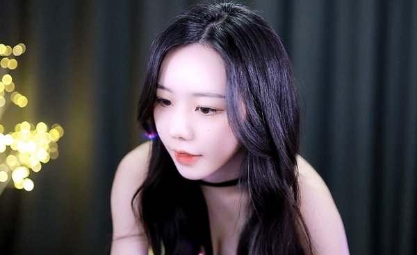 控制女同学无条件服从自己怎么办