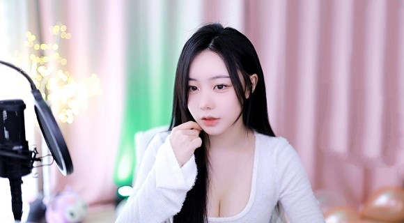 已满十八点此自动转2024