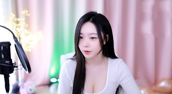 晚上摸摸哒 亚洲 男女 中文
