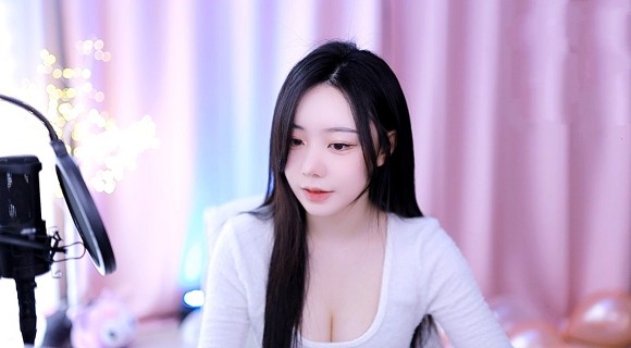 双胞胎姐妹齐上阵许多说许多