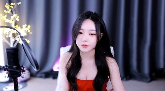 含羞草一卡二卡内射