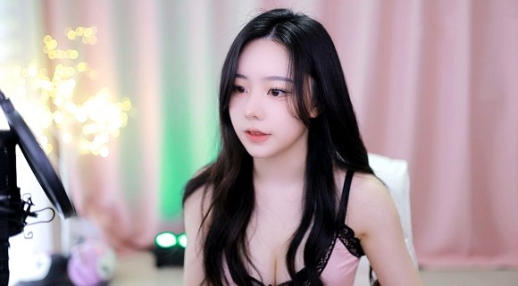 已经满岁了请带好卫生纸