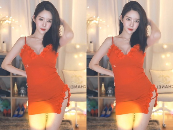 双胞胎姐妹齐上阵许多说许多