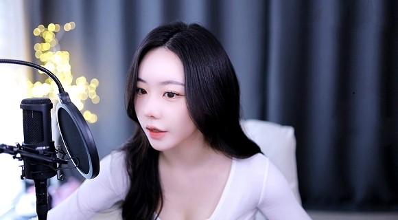 亚洲精品久久久蜜桃