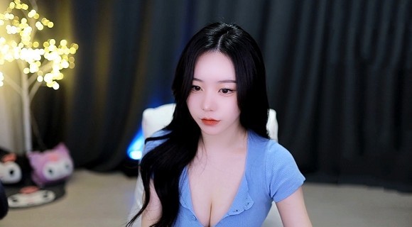 男生晚上睡不着想找点什么