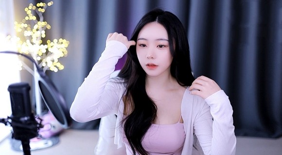 一边下奶一吃敷视频60分钟