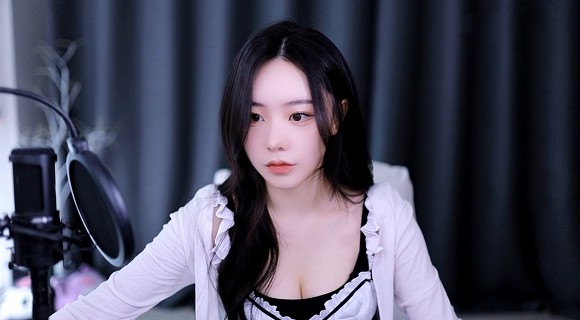 三叶草m码和欧洲码区别
