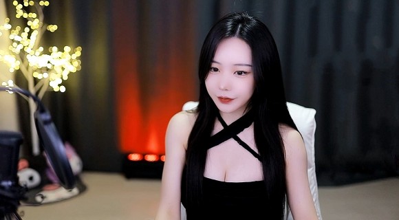 轮到二哥了他厚厚的嘴唇