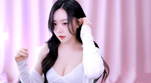 女人和男人打扑克APP