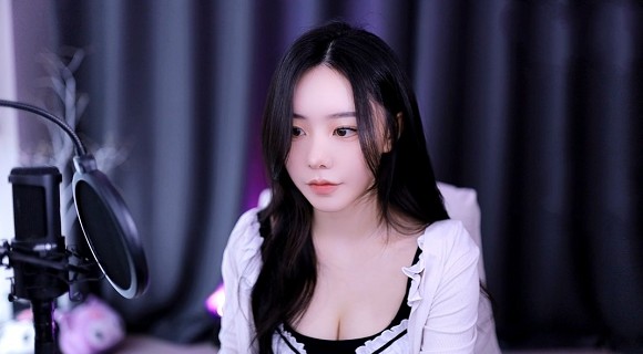 亚洲精品久久久久久久久久久