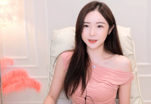 我把英语老师按在桌子上吵了一顿
