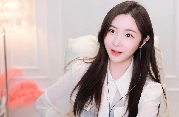 我把英语老师按在桌子上吵了一顿