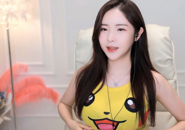 女生刚开始有水坐着坐着没了
