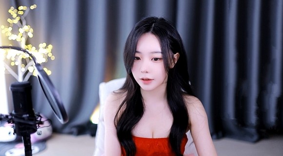 亚洲精品乱码久久久久红杏