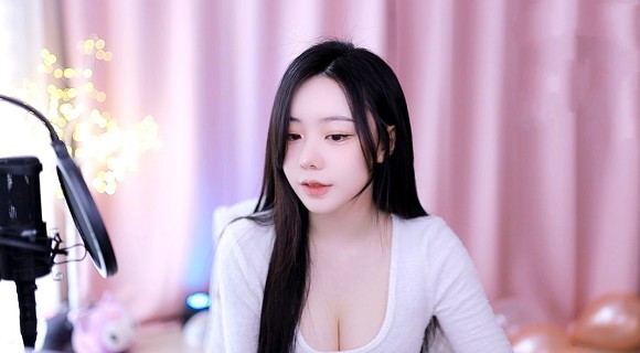 宝贝腿开大点我添添你视频男男