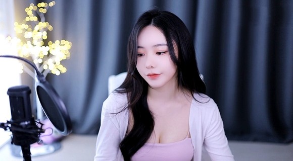 纳西达白眼流口水流眼泪图片