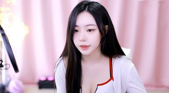 女生呵啊呵啊呵啊叫什么歌
